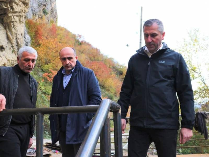 ღვირიშის ჩანჩქერთან’’ მისასვლელი ბილიკების სარეაბილიტაციო სამუშაოები მიმდინარეობს